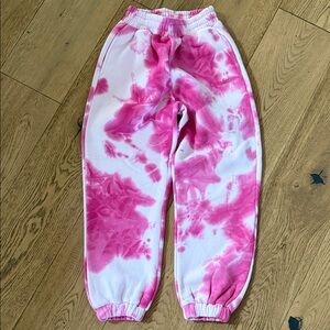 Comfrt Minimalist Pink Tie-Dye Kids Jogger Sweatpants